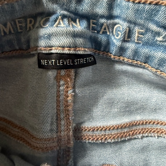 American Eagle denim Shorts Distressed Light Wash, high waisted, lace pockets 4 - Picture 2 of 4
